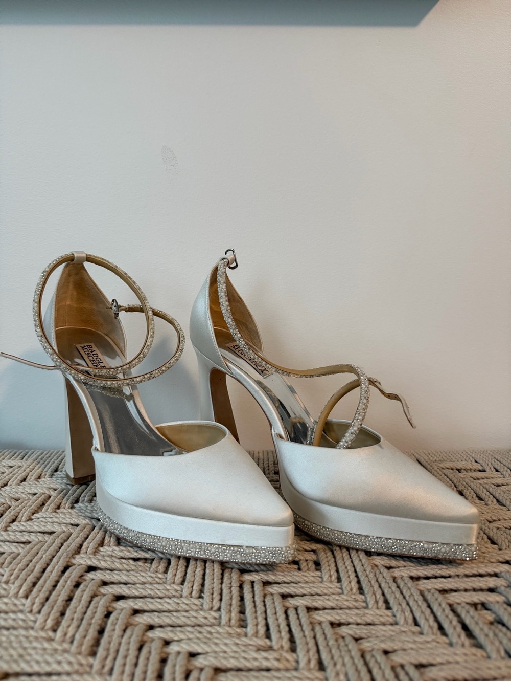 Badgley Mischka Silver Satin Pointed-Toe Platform Pumps